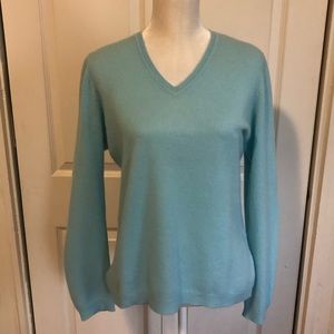 100% Cashmere V-neck Sweater
